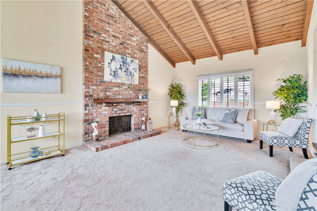 30715 Rue De La Pierre