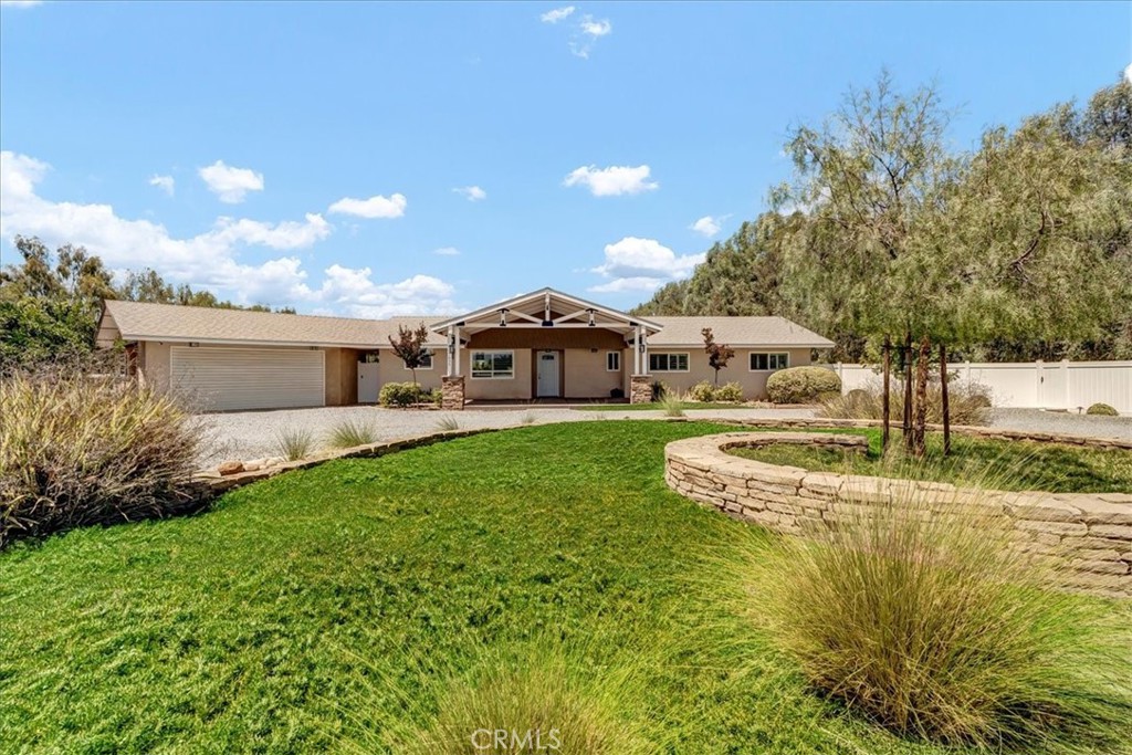 1635 N Elberta Road