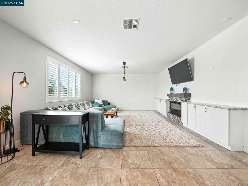 FAIRFIELD - Residential