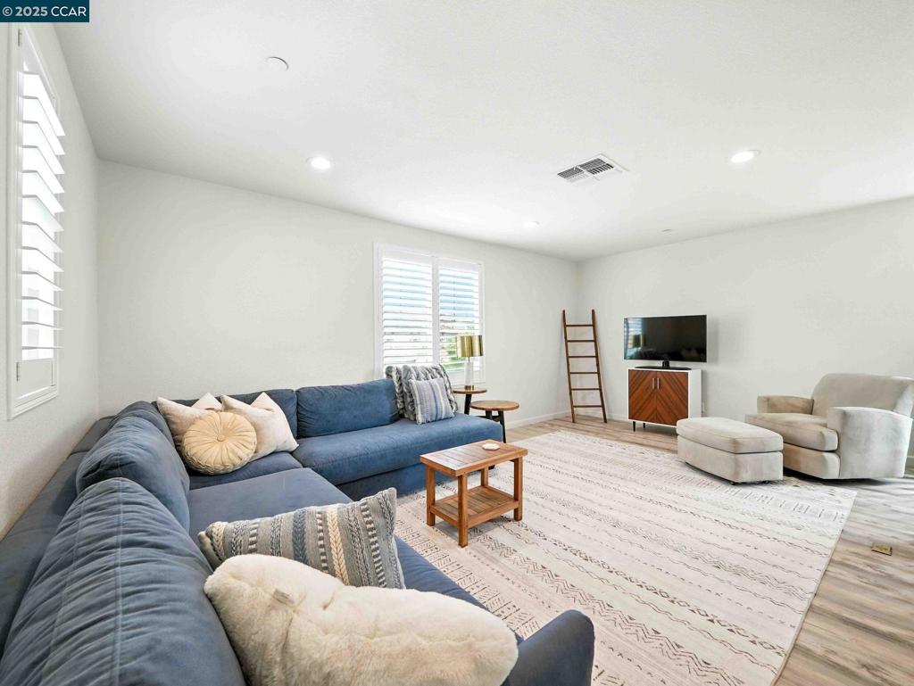 FAIRFIELD - Residential