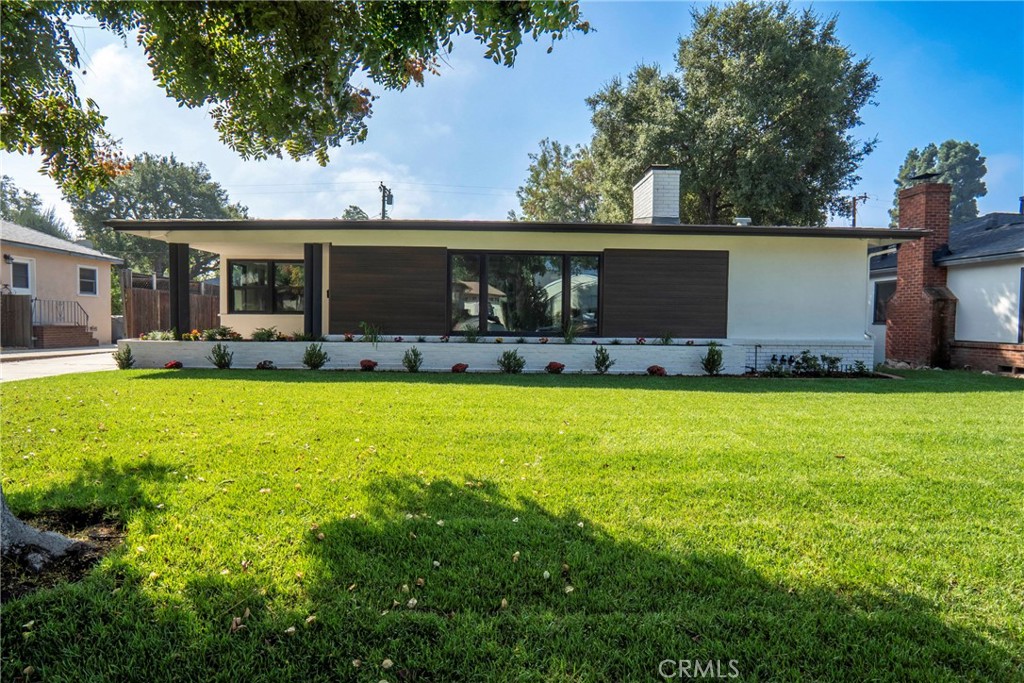 750 W 8th