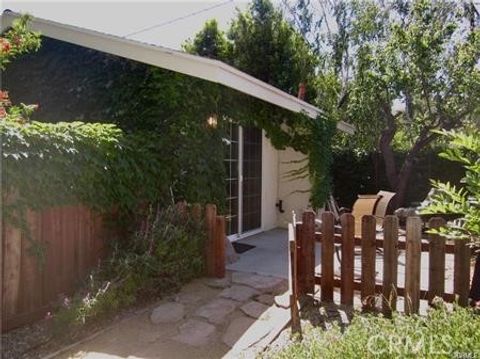 Photo of 23101 Lanark Street #2, West Hills, CA 91304 (MLS # SR26090353)