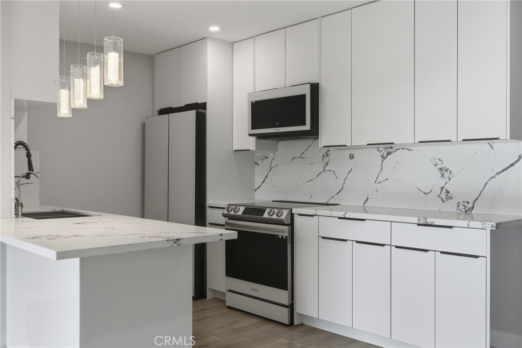 1935 Alpha Road 337, Glendale CA 91208