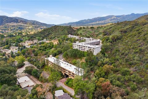 Photo of 1935 Alpha Road #337, Glendale, CA 91208 (MLS # GD25193313)