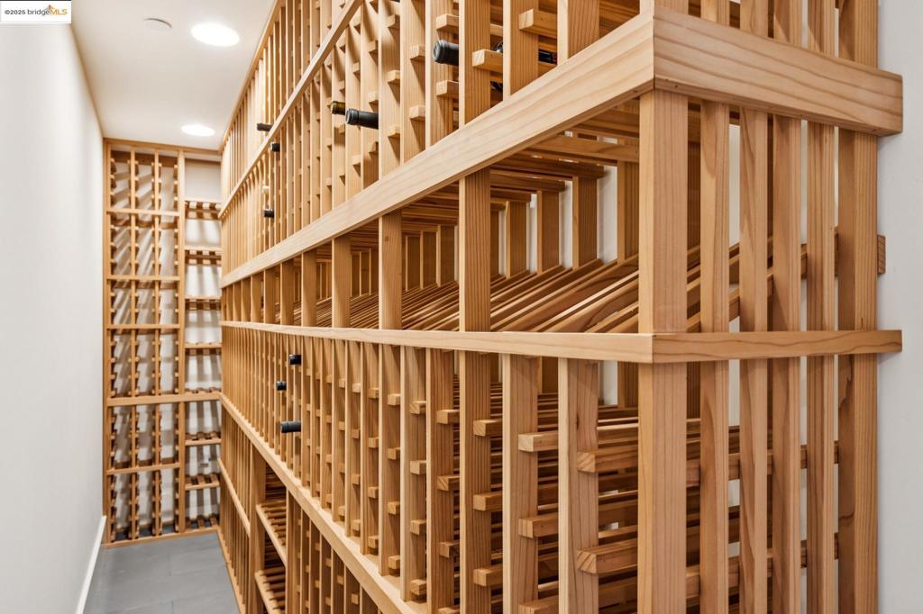 UPPER ROCKRIDGE - Residential