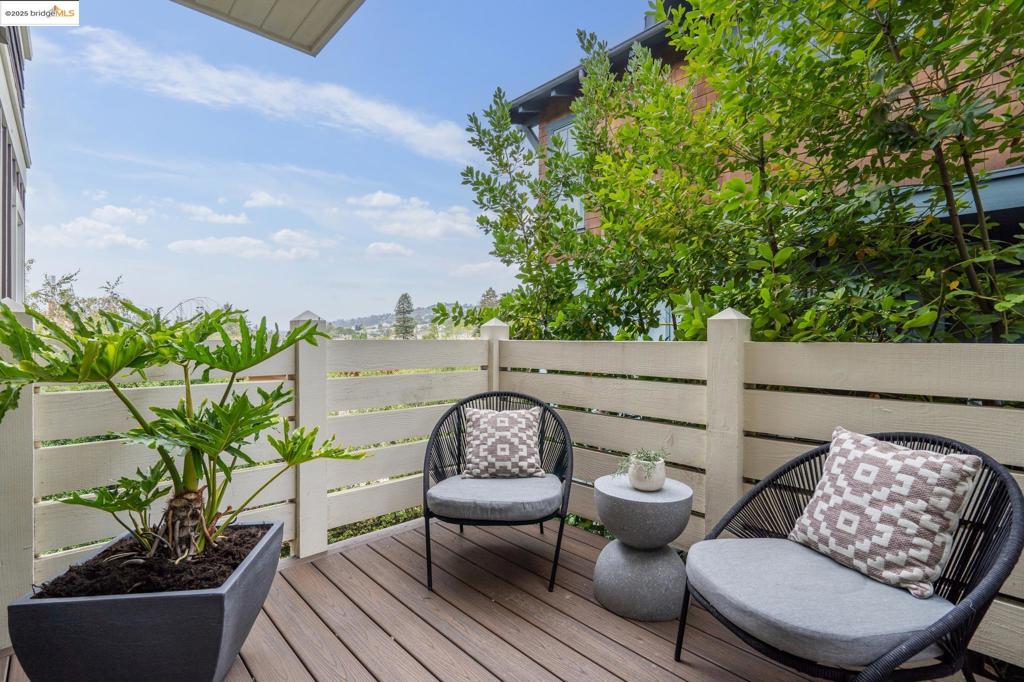 UPPER ROCKRIDGE - Residential