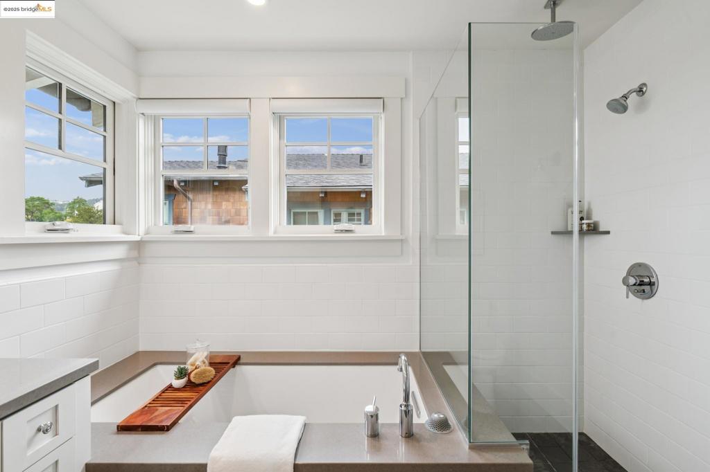 UPPER ROCKRIDGE - Residential