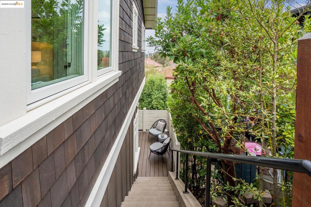 UPPER ROCKRIDGE - Residential