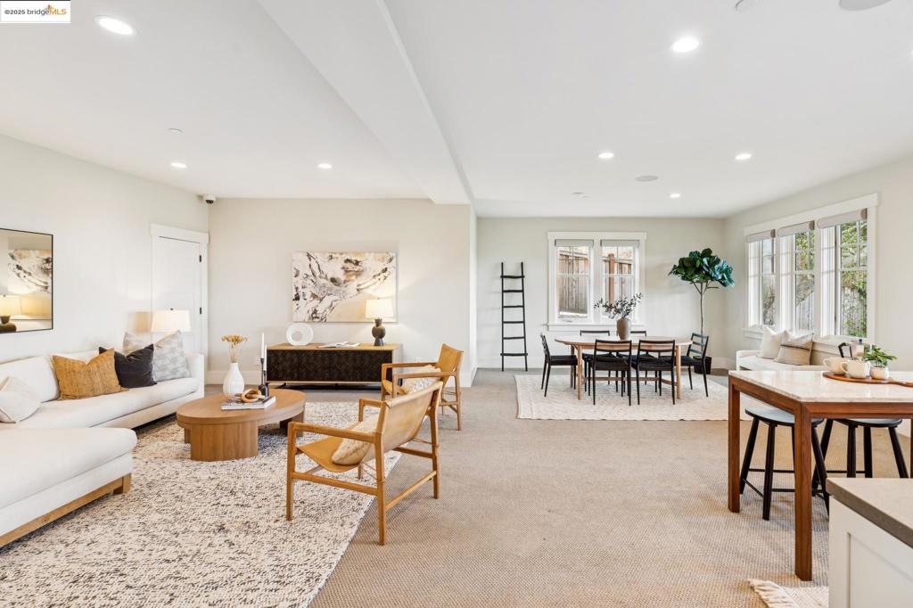 UPPER ROCKRIDGE - Residential