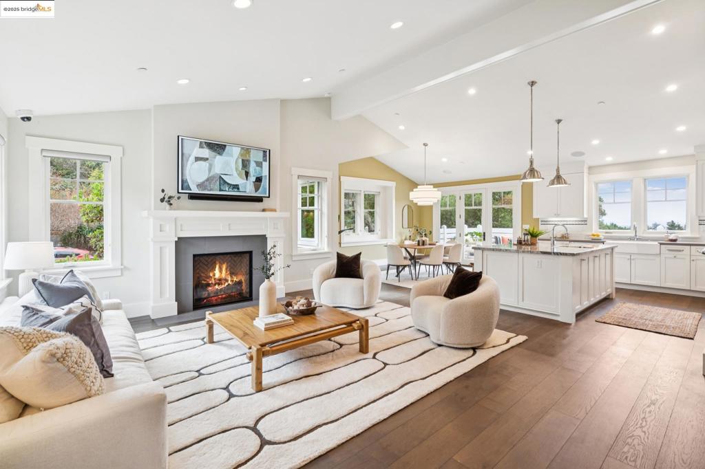 UPPER ROCKRIDGE - Residential