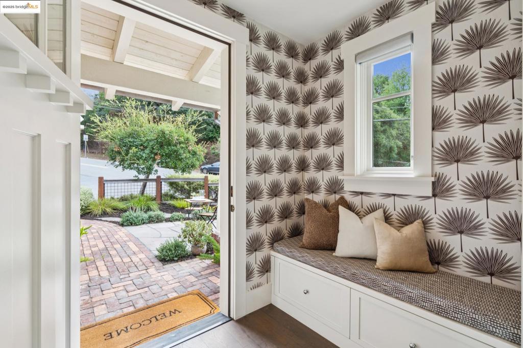 UPPER ROCKRIDGE - Residential