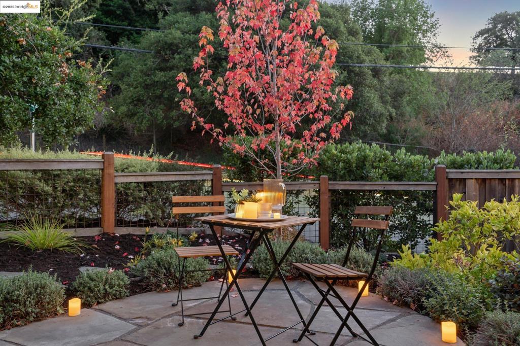 UPPER ROCKRIDGE - Residential