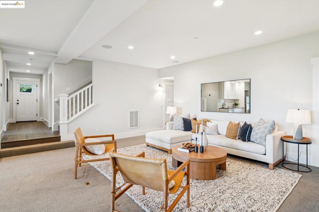 UPPER ROCKRIDGE - Residential