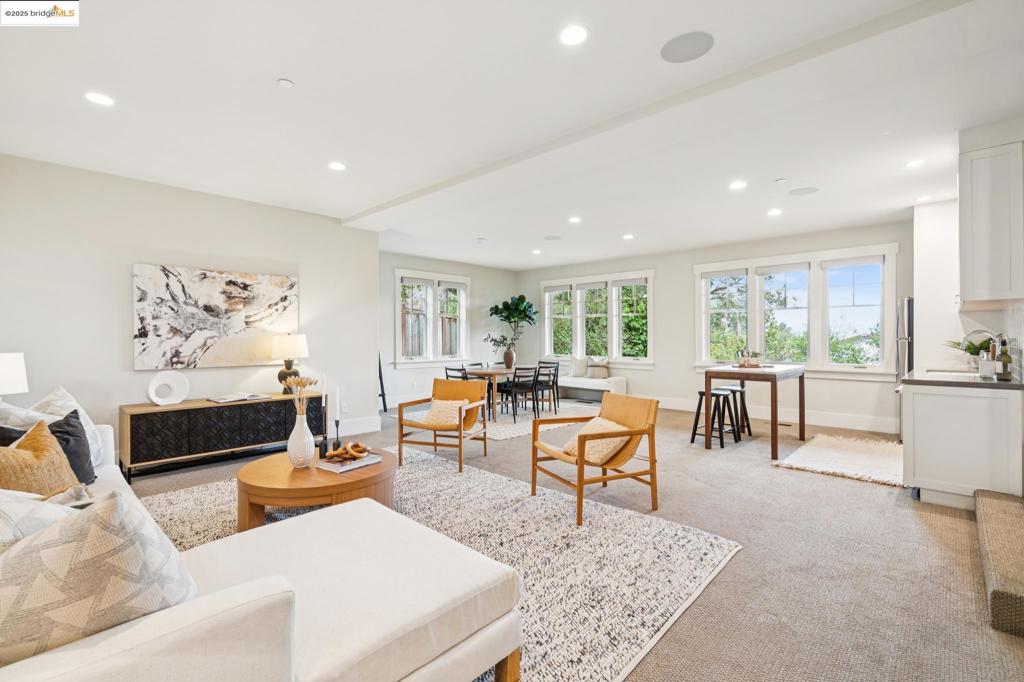 UPPER ROCKRIDGE - Residential