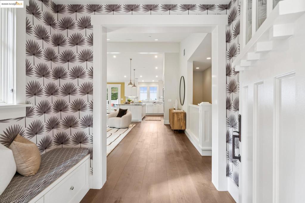 UPPER ROCKRIDGE - Residential