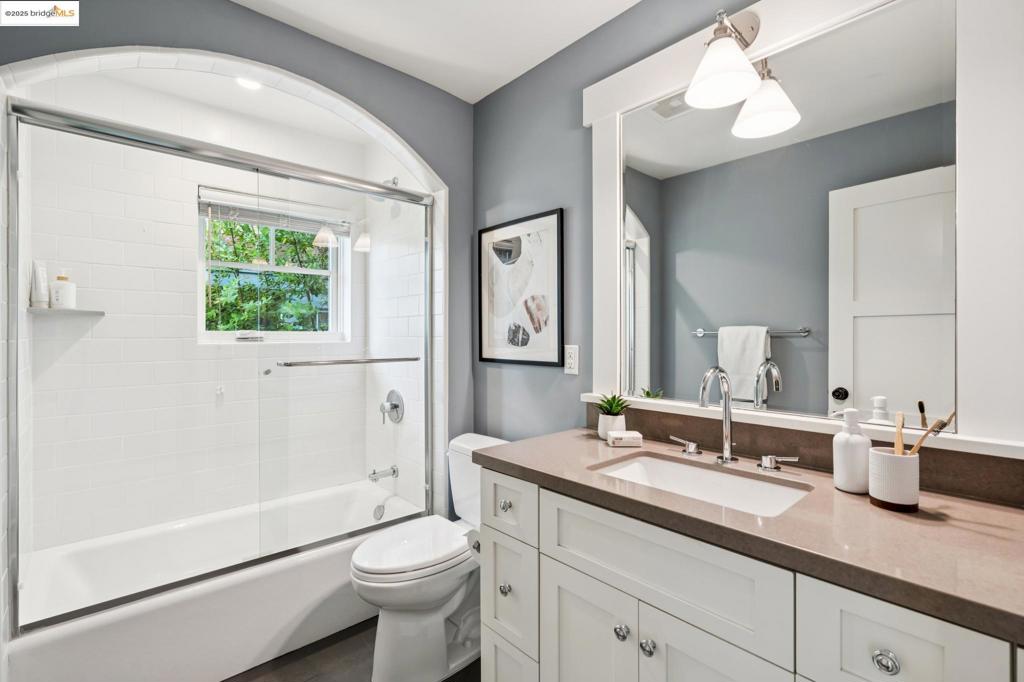 UPPER ROCKRIDGE - Residential