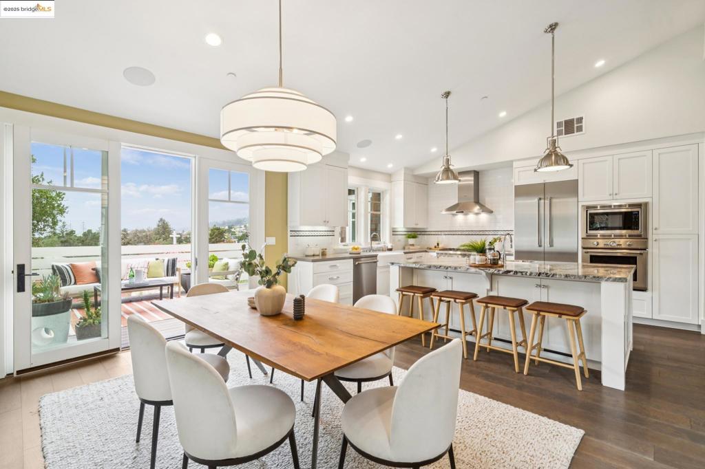 UPPER ROCKRIDGE - Residential