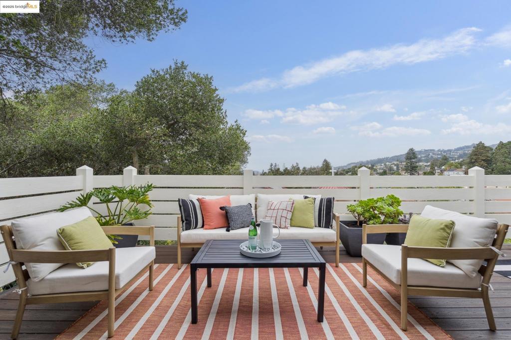 UPPER ROCKRIDGE - Residential