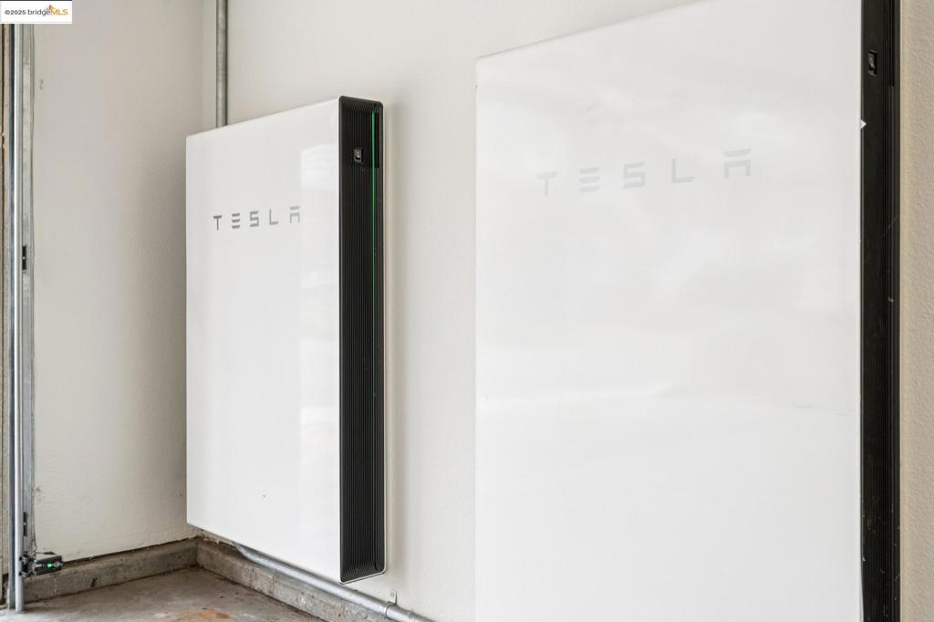 UPPER ROCKRIDGE - Residential