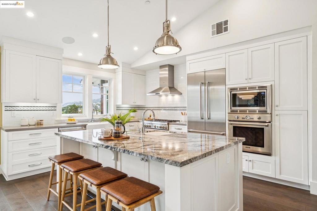 UPPER ROCKRIDGE - Residential