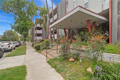 Photo of 4915 Tyrone Avenue #136, Sherman Oaks, CA 91423 (MLS # SR26091386)
