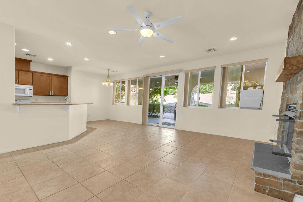 Paradise Springs - Residential