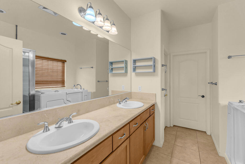 Paradise Springs - Residential