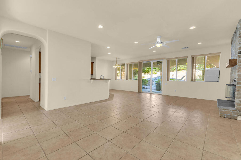 Paradise Springs - Residential