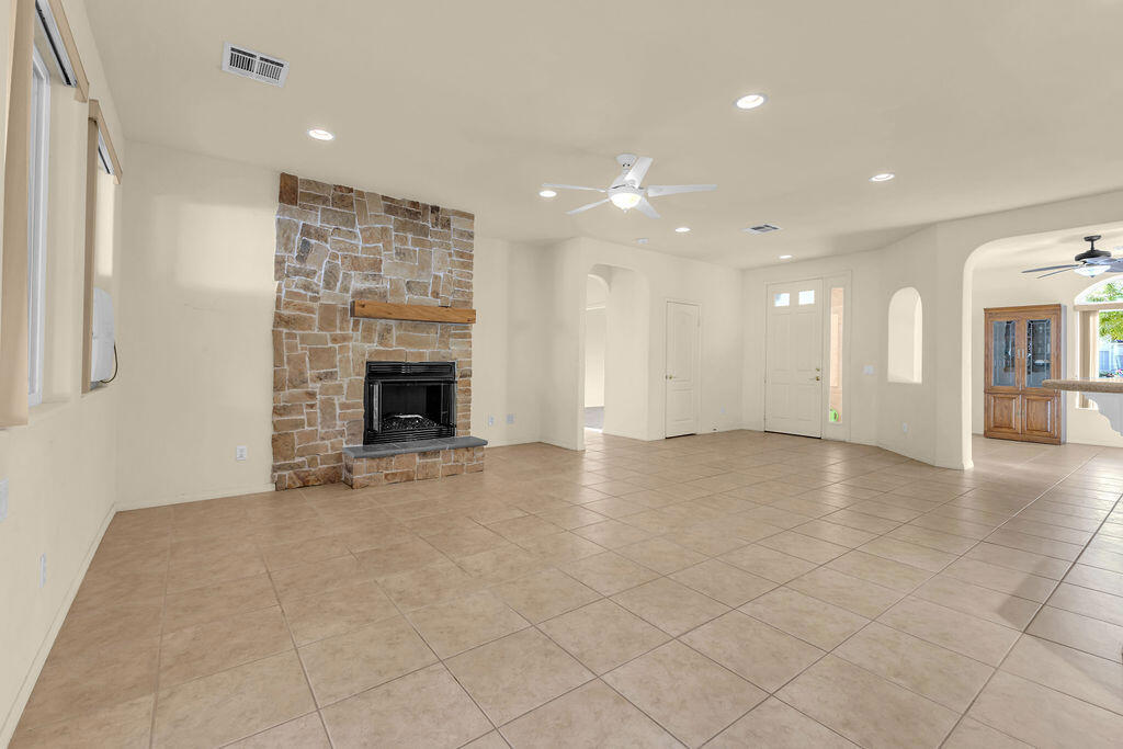 Paradise Springs - Residential