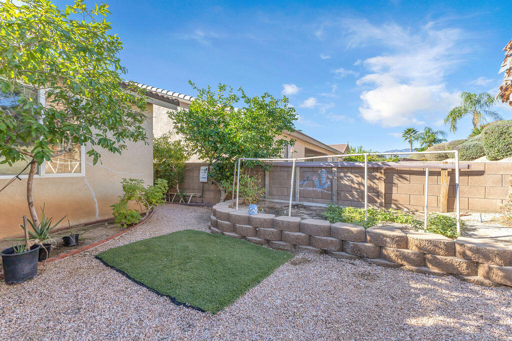 Paradise Springs - Residential