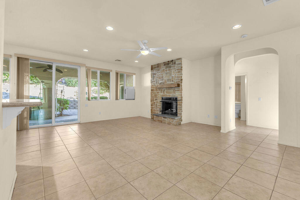 Paradise Springs - Residential