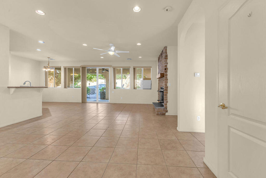 Paradise Springs - Residential