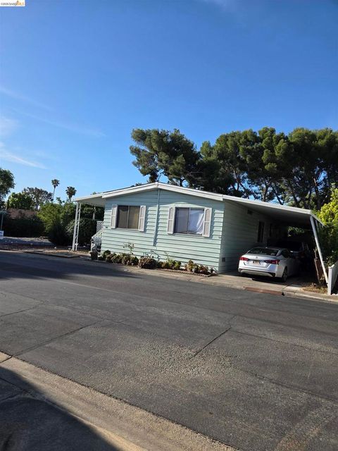 Photo of 95 Diana Way, Antioch, CA 94509 (MLS # 41132642)