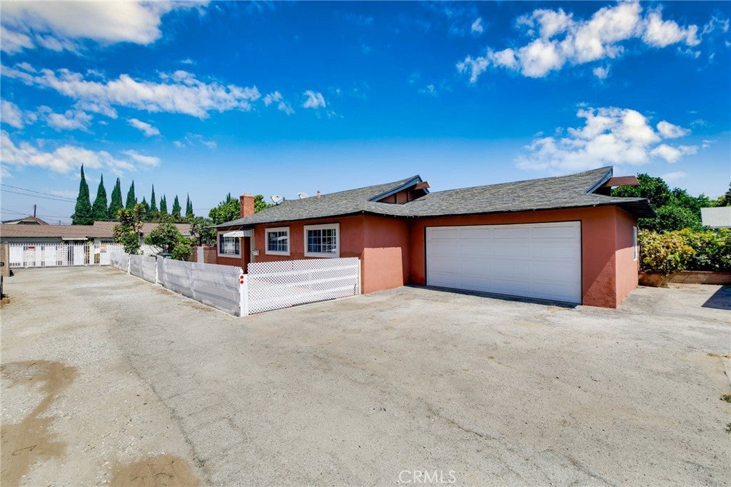4605 Cedar Ave