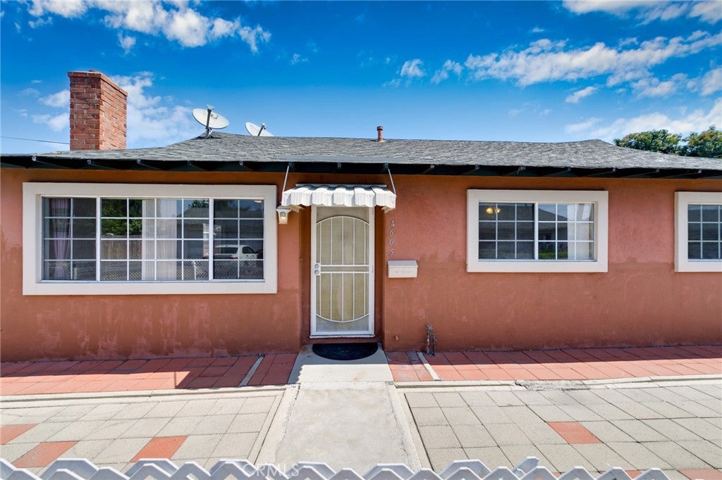 4605 Cedar Ave