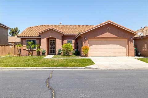 Photo of 217 La Amistad WAY, Hemet, CA 92545 (MLS # SW26121454)