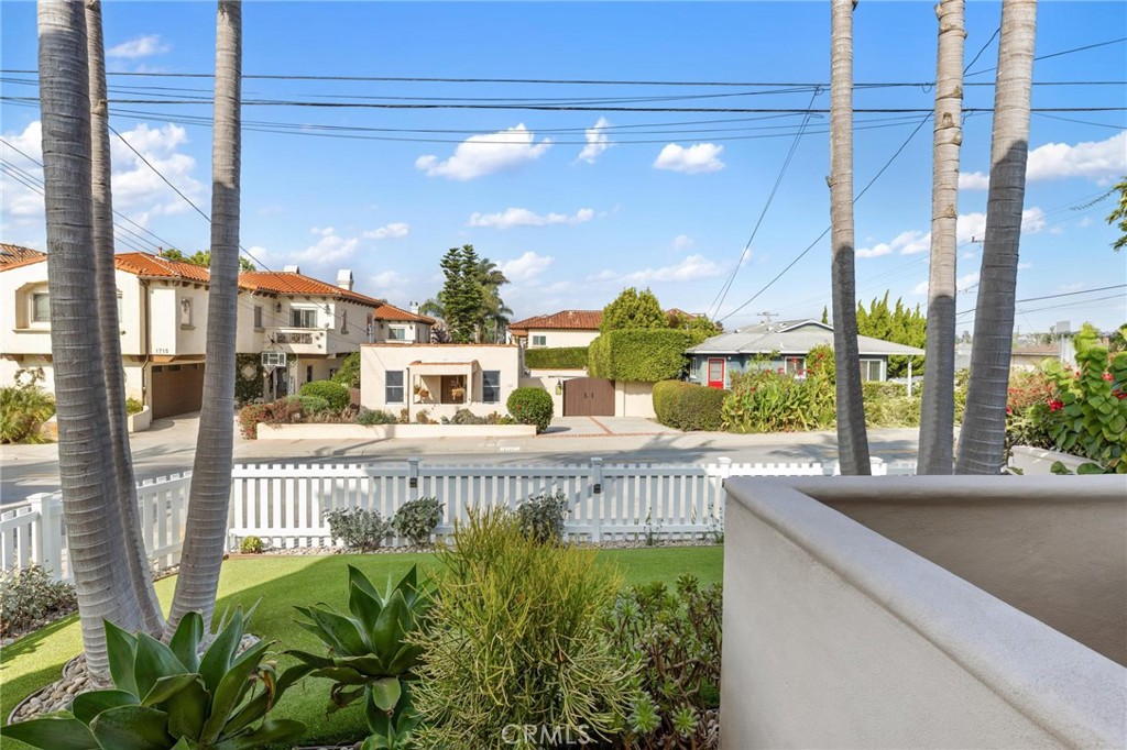 1714 Marshallfield A