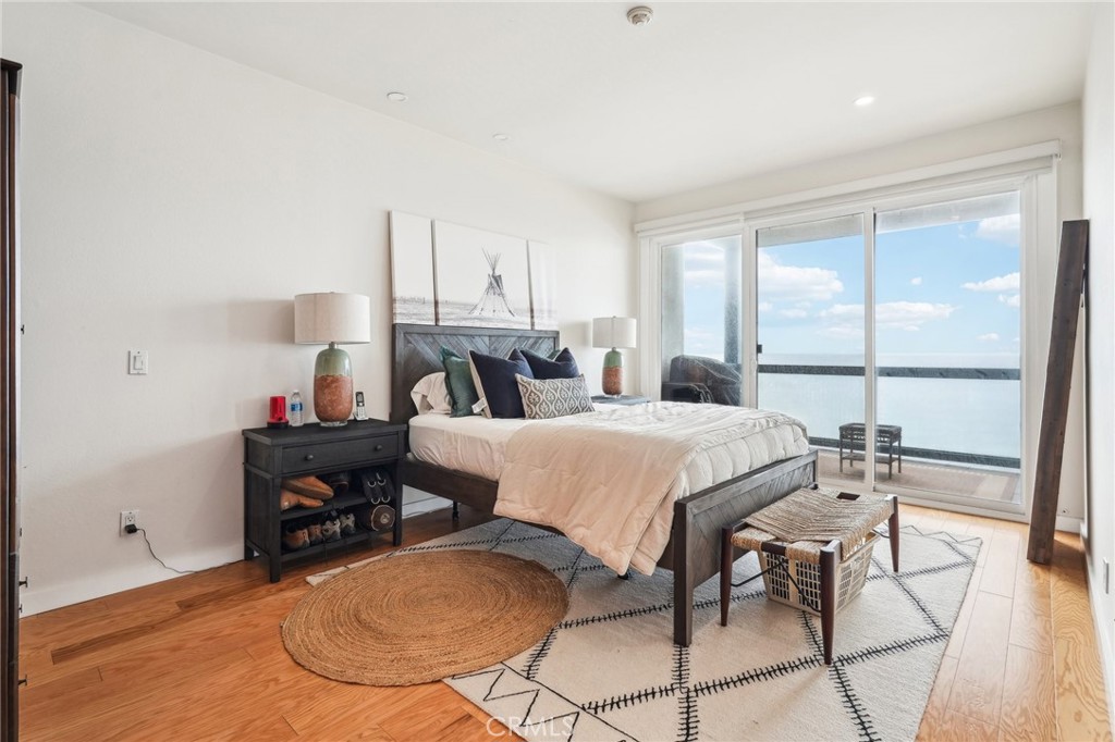 575 Esplanade 205