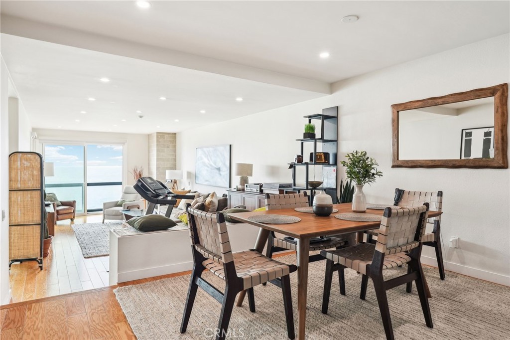 575 Esplanade 205