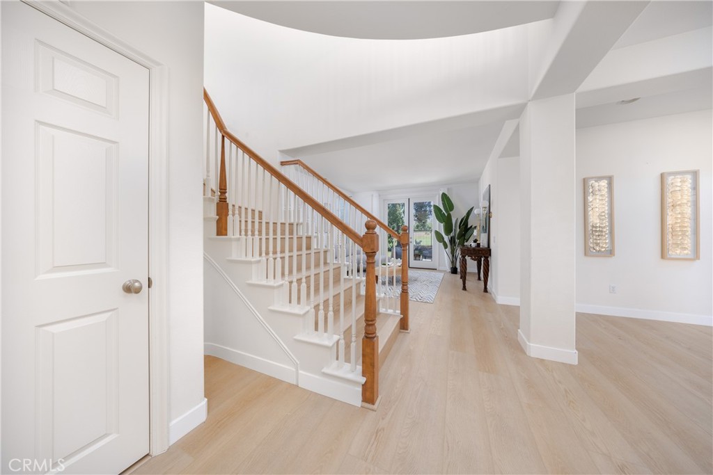 2225 Saratoga Lane