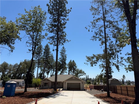 Photo of 888 Thomasson LN, Paradise, CA 95969 (MLS # SN26165526)