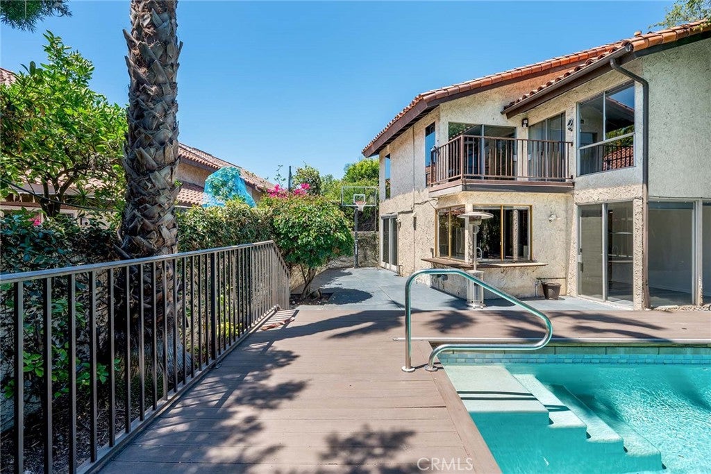 4000 Marion Way