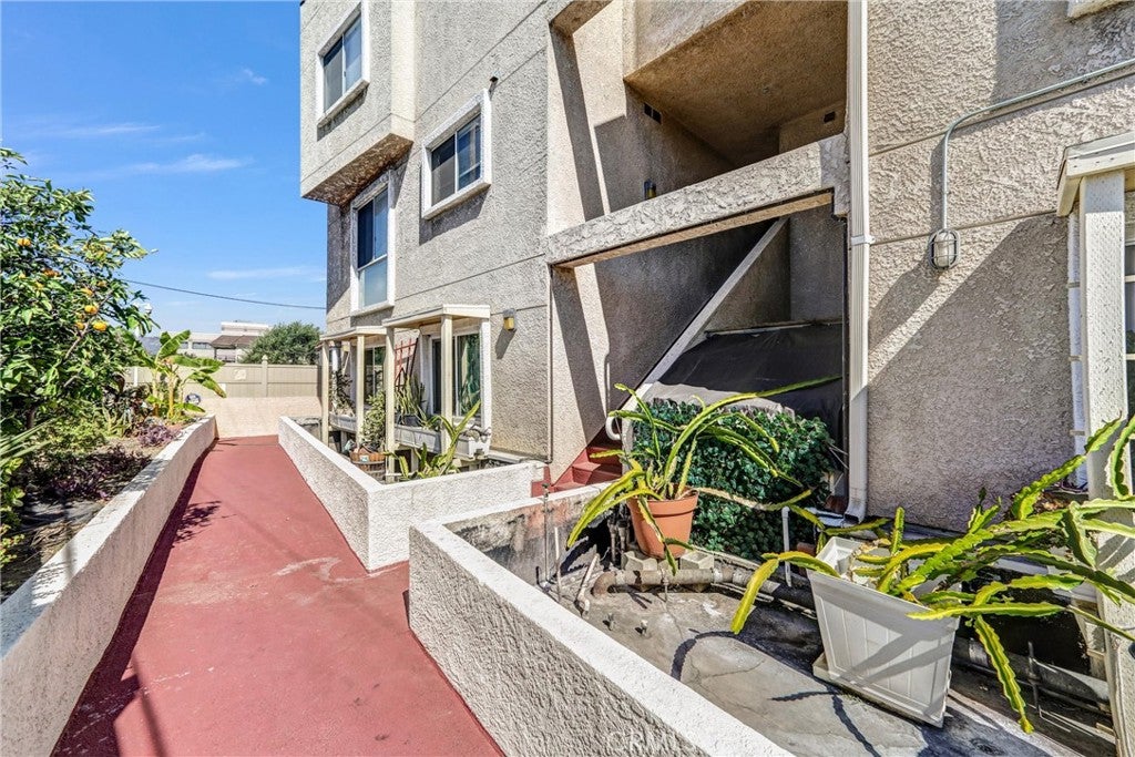 116 W Maple ST 33, Glendale CA 91204