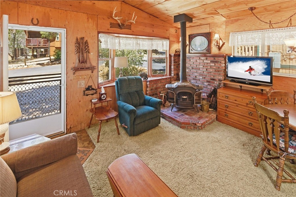 513 Cedar Ln