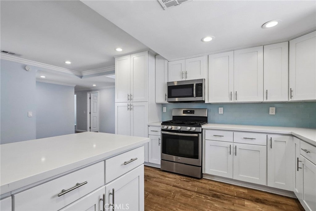 10362 Christmas Drive, Huntington Beach CA 92646 - Photo 7