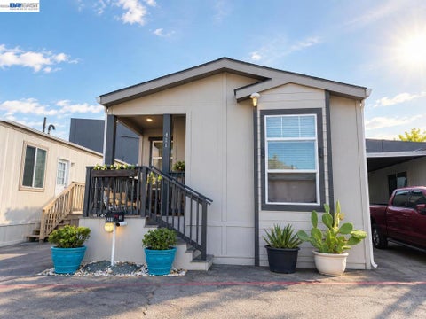 Photo of 3015 E Bayshore Rd Rd, Redwood City, CA 94063 (MLS # 41146367)