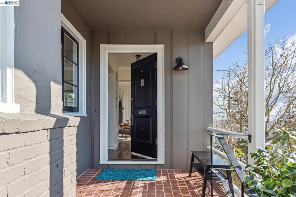 3386 3386 Herrier St