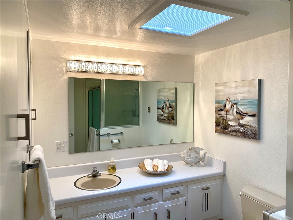 1640 Glenview Rd M12-76D