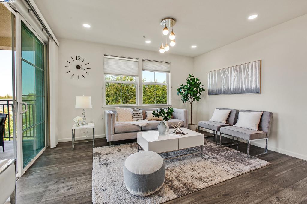 800 S Abel St 303