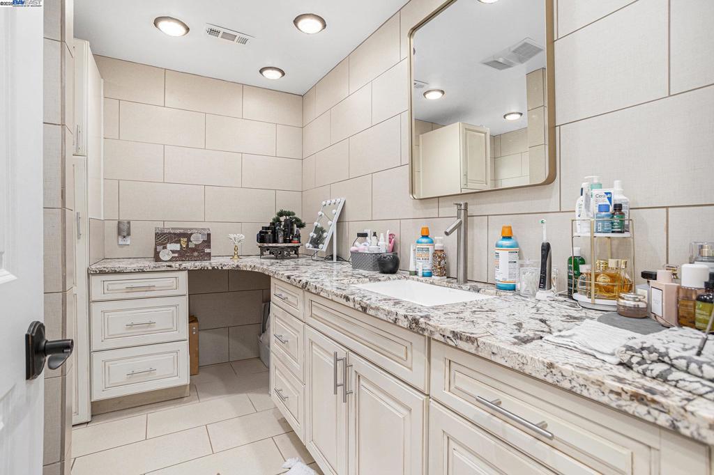 WOODLAND ESTATES - Residential